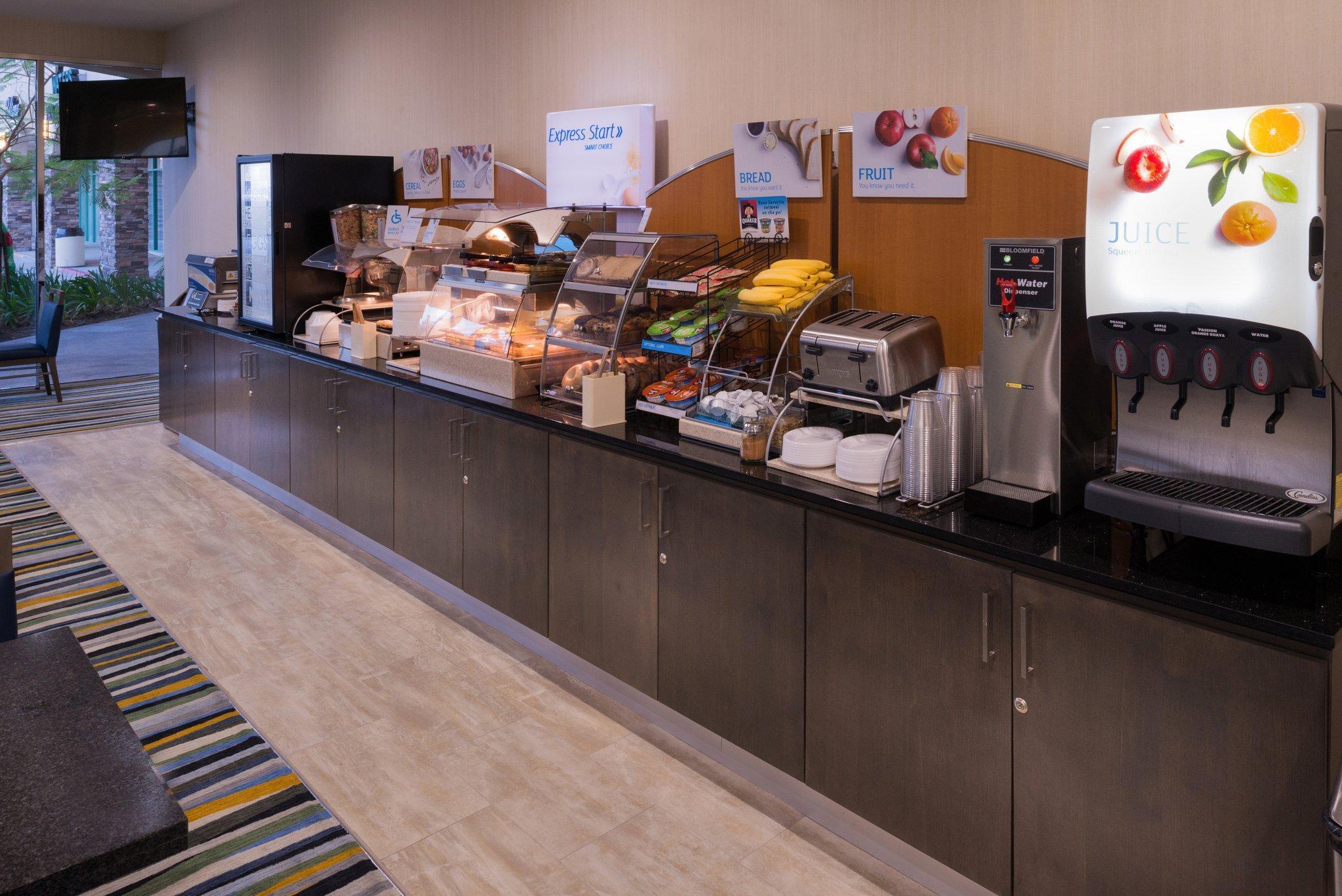 Holiday Inn Express & Suites Pasadena - Los Angeles By Ihg Экстерьер фото