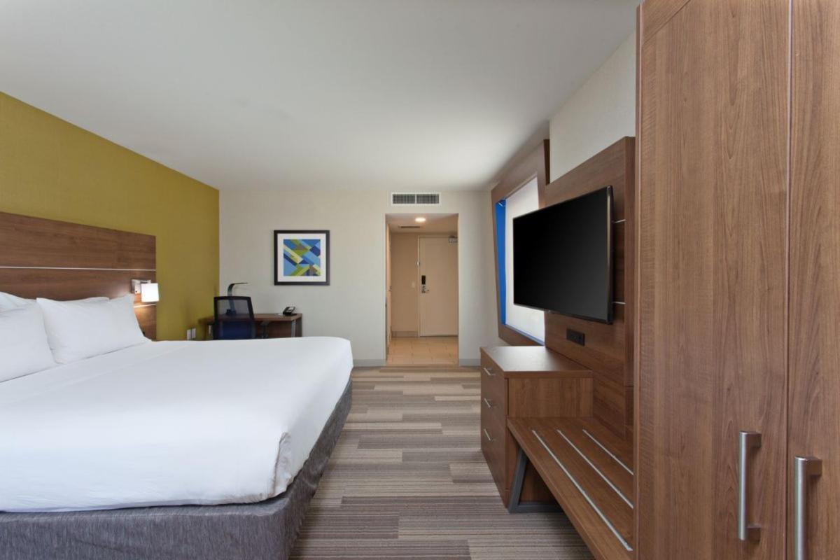 Holiday Inn Express & Suites Pasadena - Los Angeles By Ihg Экстерьер фото