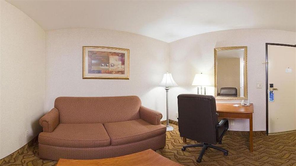 Holiday Inn Express & Suites Pasadena - Los Angeles By Ihg Экстерьер фото