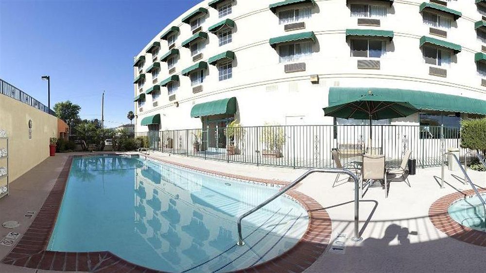 Holiday Inn Express & Suites Pasadena - Los Angeles By Ihg Экстерьер фото