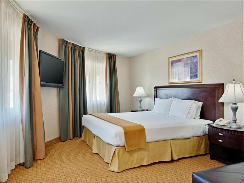 Holiday Inn Express & Suites Pasadena - Los Angeles By Ihg Экстерьер фото