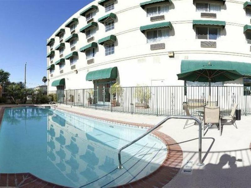 Holiday Inn Express & Suites Pasadena - Los Angeles By Ihg Экстерьер фото