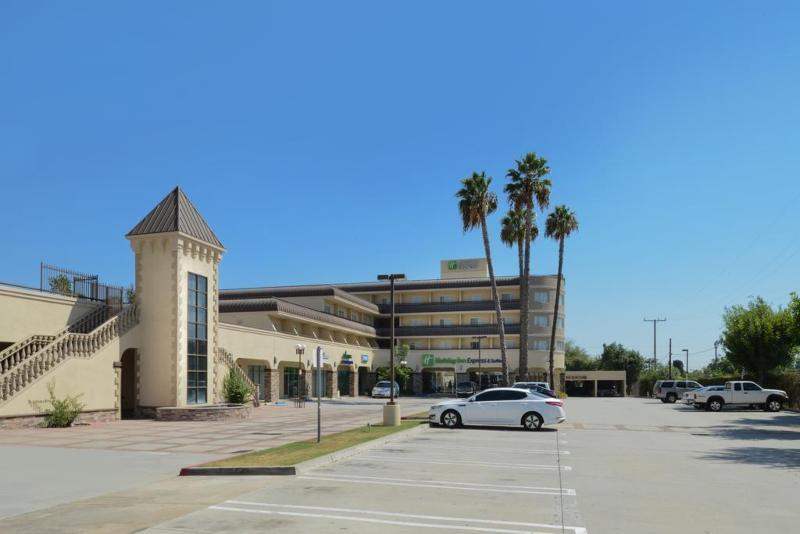 Holiday Inn Express & Suites Pasadena - Los Angeles By Ihg Экстерьер фото